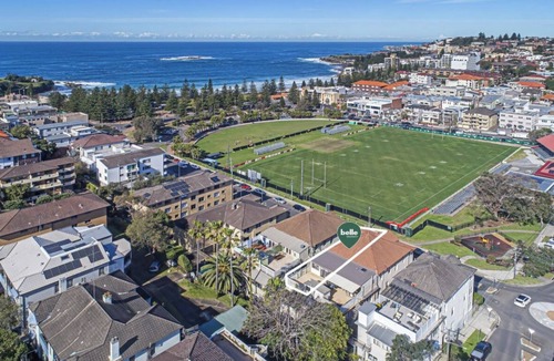 Coogee Apartment | Coogee Apartment - One Block From Beach