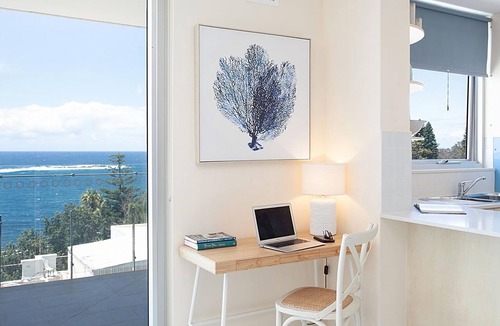 Coogee Apartment | Coogee Lookout is Modern home with amazing ocean views and just across the road from beach!