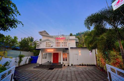Devikolam Bed & Breakfast | Cool Nest Pool Villa Munnar by VOYE HOMES