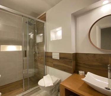 Constanta Hotel | CoolKush Boutique