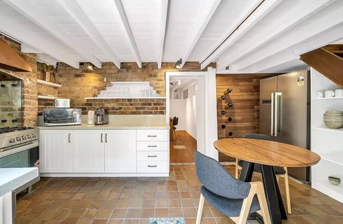 Darlinghurst House | Copper Cottage: Renovated Historic sandstone terrace, steps from Hyde Park