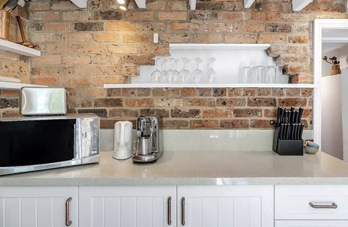Darlinghurst House | Copper Cottage: Renovated Historic sandstone terrace, steps from Hyde Park