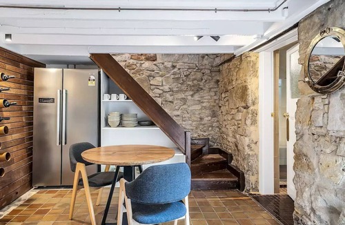 Darlinghurst House | Copper Cottage: Renovated Historic sandstone terrace, steps from Hyde Park