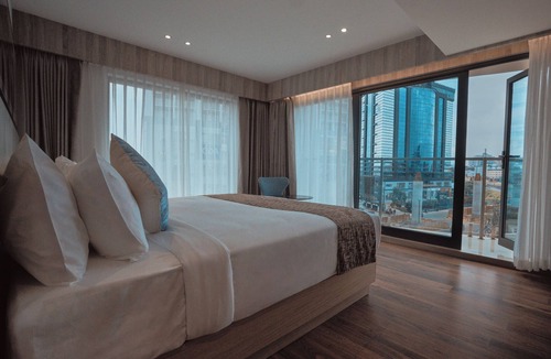 Kakkanad Hotel | Coral Reef
