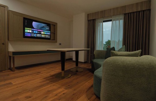 Kakkanad Hotel | Coral Reef