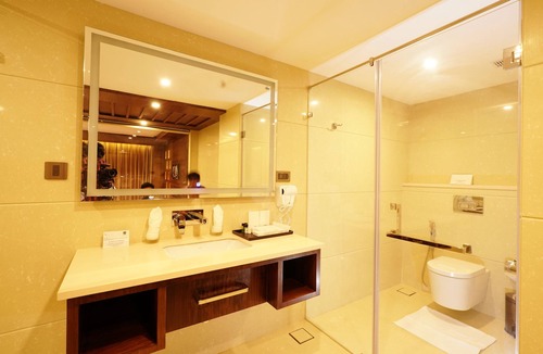 Kochi Hotel | Coral Reef Kochi - A Unit of Coral Isle Hotels