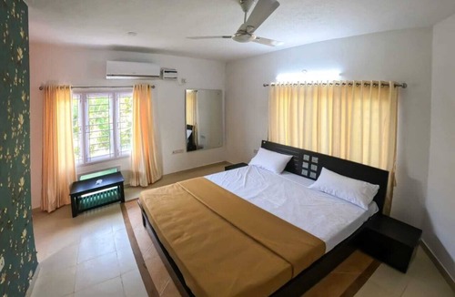 Krishna Karanai Hotel | Coral shine