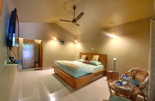 Kaladhungi Hotel | Corbett Farmyard