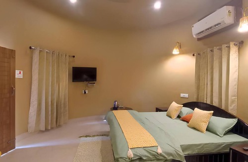 Kaladhungi Hotel | Corbett Farmyard