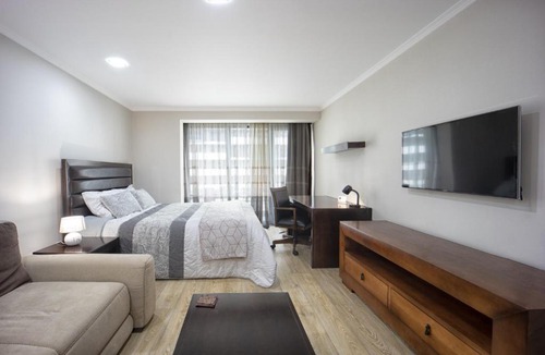 Tractorul Apartment | Coresi rezidence & suites