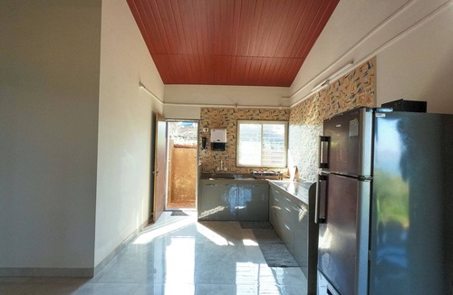 Ambavna Villa | Cosmicstays Birdsong Lakeview Cottage