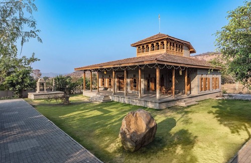 Ambavna Villa | CosmicStays Parambi Farm- Vintage Charm