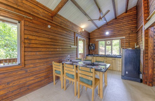 Paud Ski Chalet | CosmicStays Yotsuba