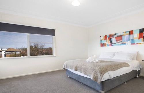 Armidale House | Costa Park Cottage Ena