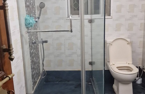Raja Bazar Apartment | Cosy Comfortable safe stay at affordable price in Kolkata #1
