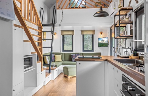 Millfield House | Cosy Luxurious Tiny House Hunter Valley - Neudorf Country Retreat