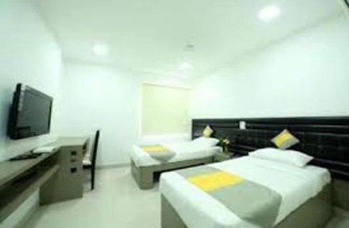HITEC City House | Cosy Room With Private Bath And Work Desk