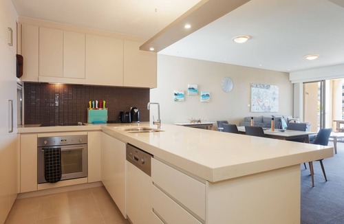 Nelson Bay Apartment | Cote D'Azure, 13 61 Donald Street - Lovely unit air con, Wi-Fi, secure parking, complex lift and pool