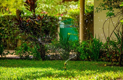 Galu Cottage | Cottage Sleeps 2 - Pool, Parking, Beach Access