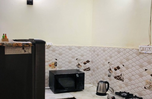 New Delhi Bed & Breakfast | Couple friendly, Alcohol & Smoking Allowed and Independent Entry