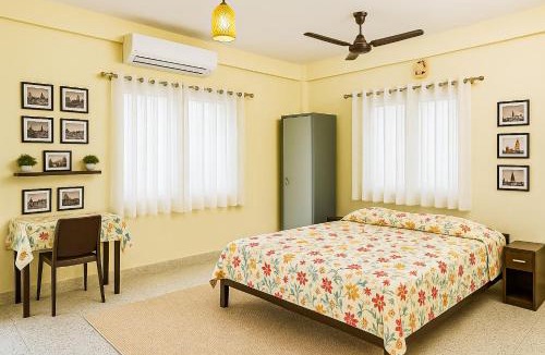 Tollygunge House | couple friendly room with balcony, kitchen private bath