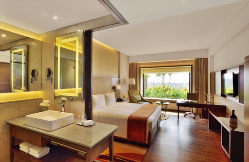 Raipur Hotel | Courtyard by Marriott Raipur