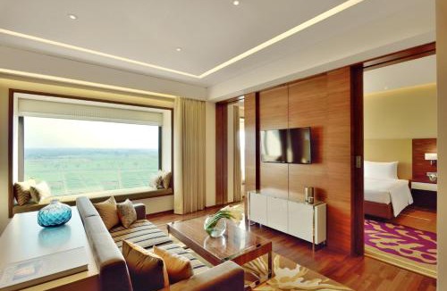 Raipur Hotel | Courtyard by Marriott Raipur