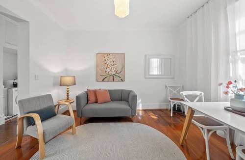 Ashfield Apartment | Courtyard Esperanza Sunny Heritage Chic