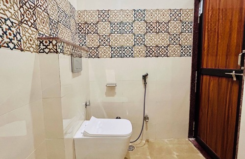Paota House | Cozy 1-bedroom, 1-bathroom homestay with all amenities & walkway for relaxation.