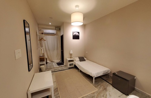 Manikonda Apartment | Cozy 1-bedroom apartment in charming Manikonda with AC, WiFi, water heater.
