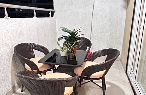 Dwarka Apartment | Cozy 1-bedroom apartment with WiFi, AC in pleasant Delhi