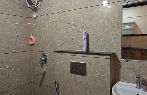 Indore Apartment | Cozy 1-bedroom apartment in Indore with AC