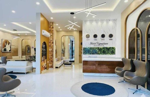 Banjara Hills Hotel | Cozy 1-bedroom hotel in peaceful Hyderabad with AC