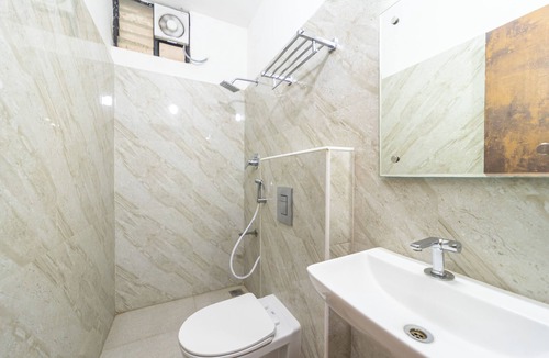 Periamet Hotel | Cozy 1-bedroom hotel suite in pleasant Chennai with AC, WiFi