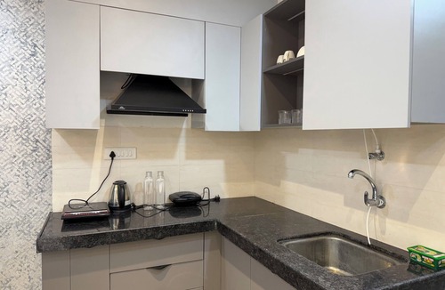 Jagatpura Apartment | Cozy 1-bedroom studio in fantastic Jaipur with AC and fitness room