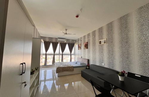 Pashan Apartment | Cozy 1-bedroom studio in lovely Pune with AC and fitness room
