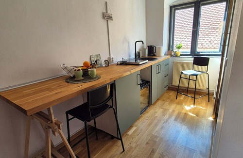 Sibiu Old Town Apartment | Cozy 1-bedroom studio in serene Sibiu with AC