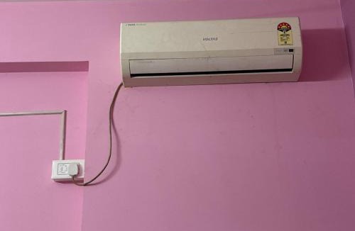 New Town Apartment | Cozy 1 bhk with full utilities self handle rules