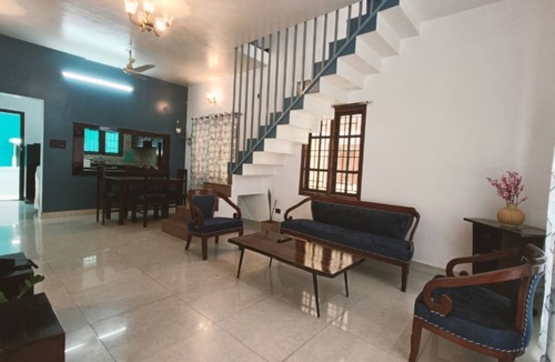 Hebbal House | Cozy 2-bedroom bungalow in Bengaluru-Hebbal with Wi-Fi, AC, Balcony and Parking