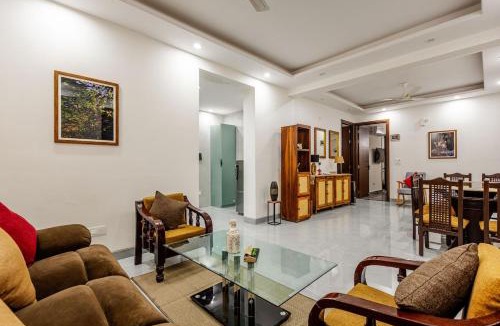 Saket Apartment | Cozy 3BHK with Private Garden in Saket, near Select CityWalk