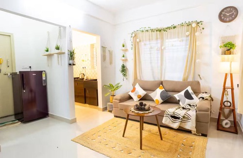 Koramangala Apartment | Cozy AC 1 BHK in HSR Layout - Free Snacks + OTT