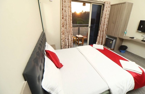 Murud Apartment | Cozy and rusting desined Paradise Farm Apartment near Kashid beach.