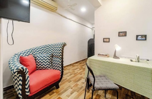 Khar Apartment | Cozy Apt off Carter Rd Bandra W