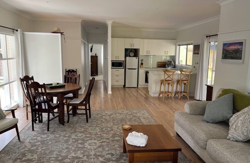 Moruya Heads House | Cozy beach 2 bedroom cottage on South Coast