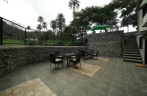 Mount Abu House | Cozy Bungalow amidst the green jungles