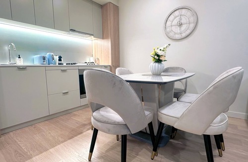 Sydney Central Business District Apartment | Cozy City-view 1 bed+study home in the central CBD