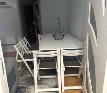 Cugir Apartment | Cozy Comforts aprt in Cugir