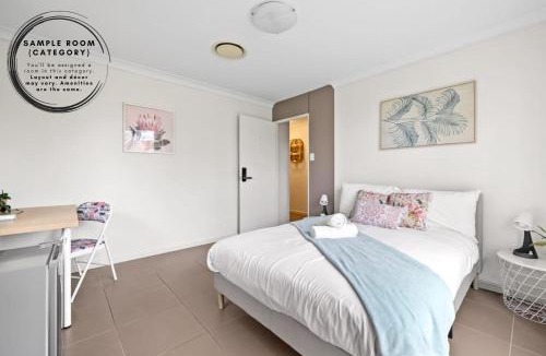 Panania House | Cozy Double Room in Panania - Close to Stations & Stores - Shared Bathroom