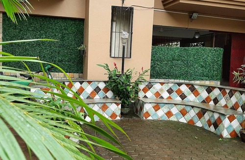 Lonavala Villa | Cozy Hill-touch villa with Lounge Pool. Quiet neighbourhood. Quick trek to lake