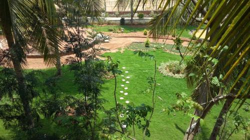 Marathahalli House | Cozy Retreat - Peaceful Garden view
